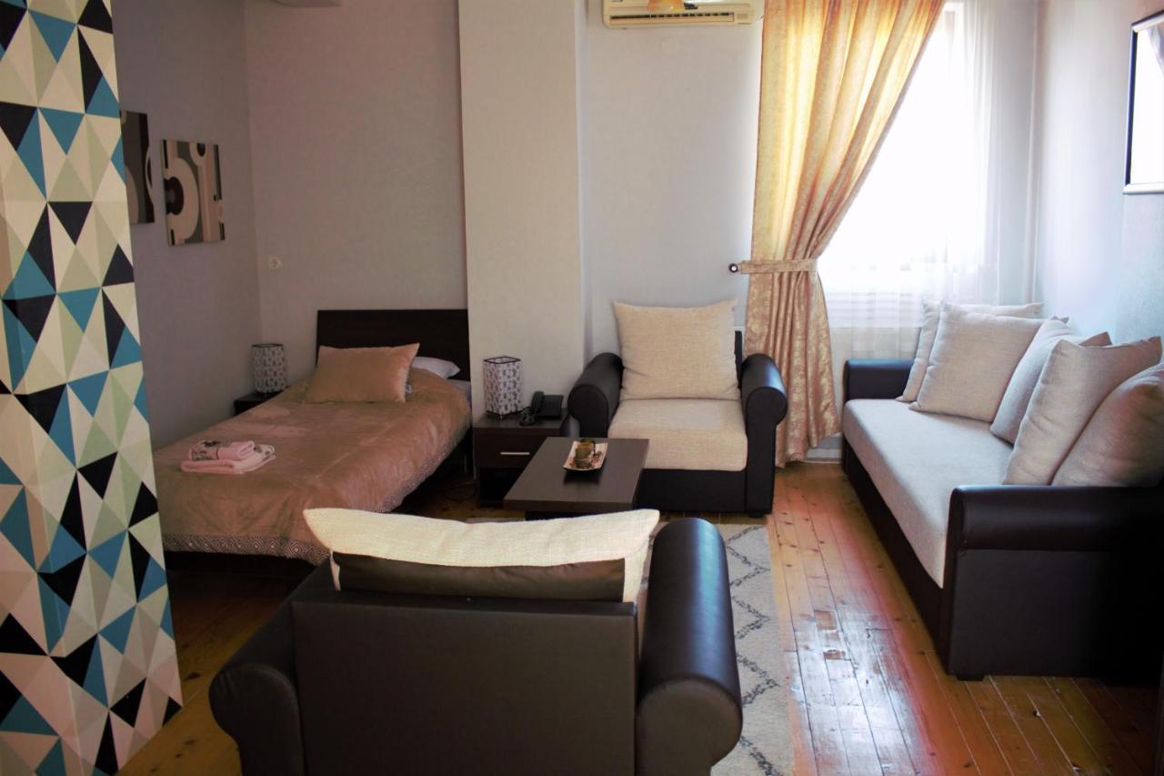 Garni Hotel City Kruševac Buitenkant foto