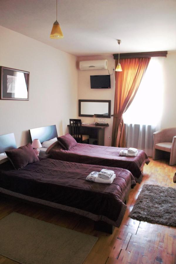 Garni Hotel City Kruševac Buitenkant foto