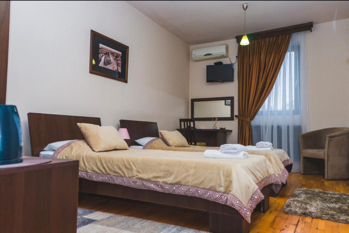 Garni Hotel City Kruševac Buitenkant foto