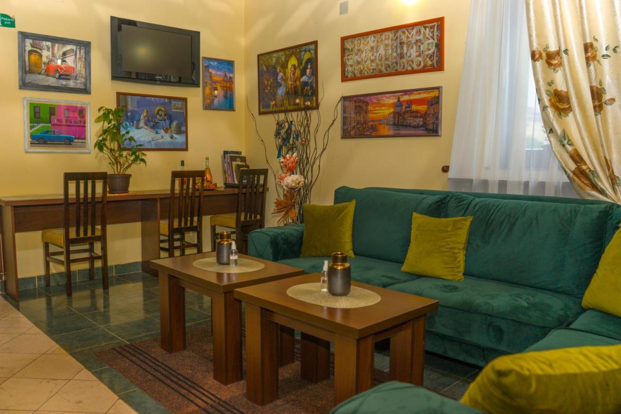 Garni Hotel City Kruševac Buitenkant foto