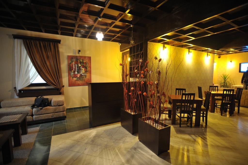 Garni Hotel City Kruševac Buitenkant foto