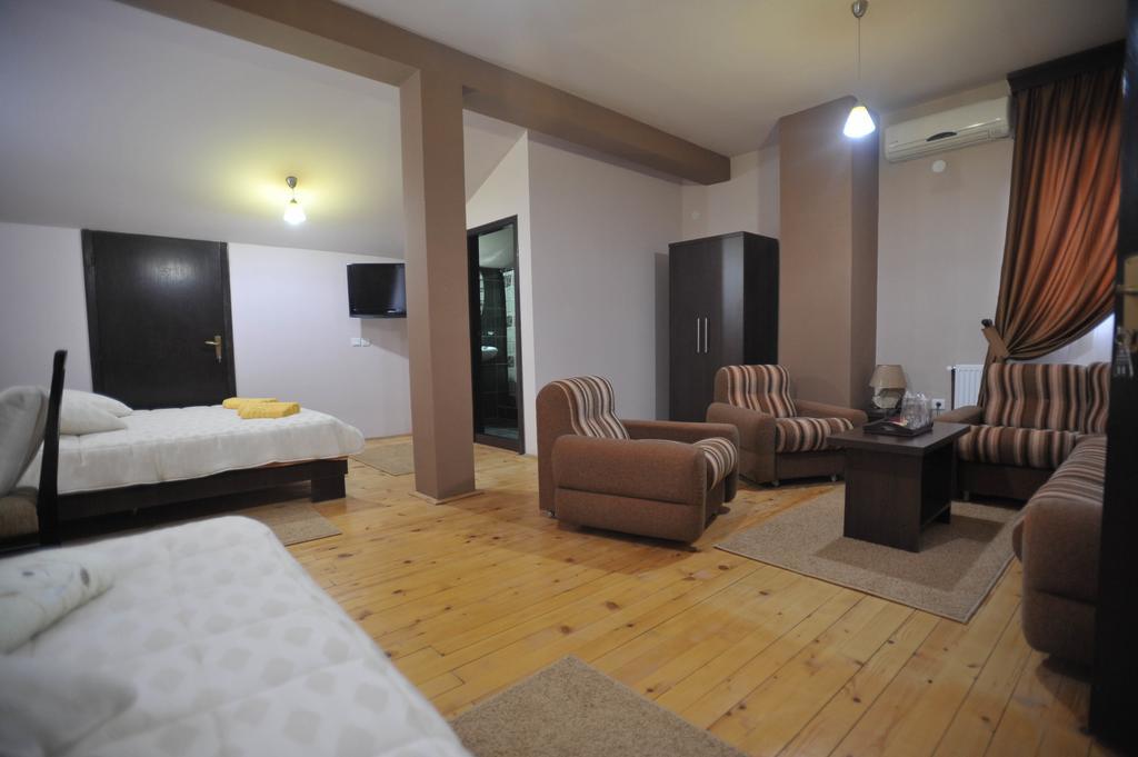 Garni Hotel City Kruševac Buitenkant foto