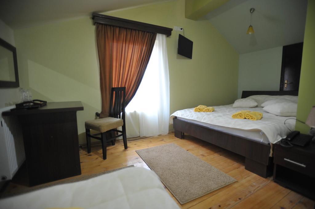 Garni Hotel City Kruševac Buitenkant foto